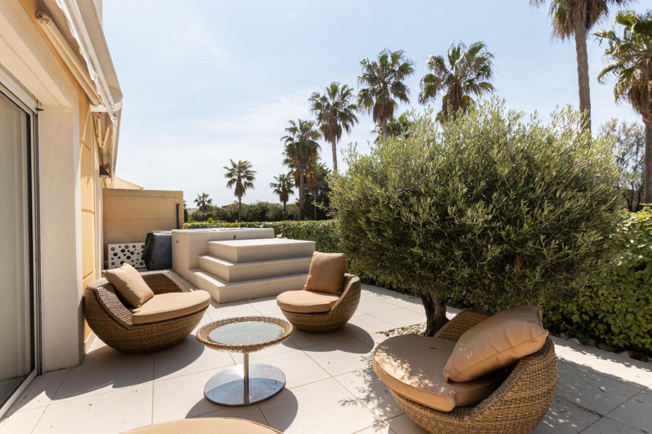 Le Palm Beach Sanary-sur-Mer Ngoại thất bức ảnh